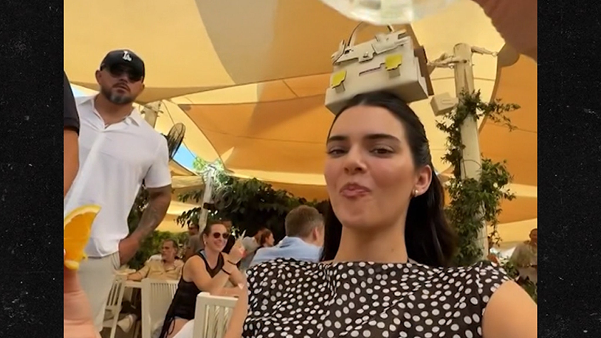 80e2726f82354984b41081fb984fa756 xl.jpg